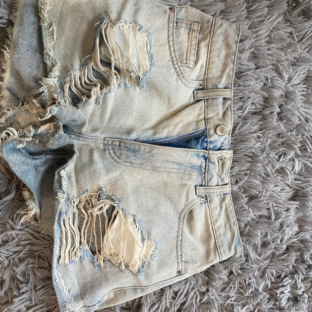 Forever 21 Jean shorts size 25